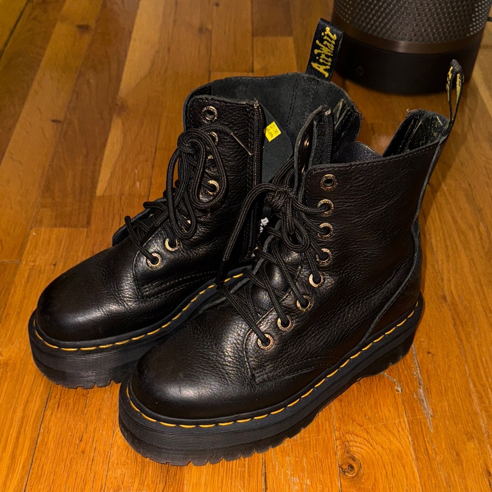 Dr. Martens Jadon Platform boot size 6